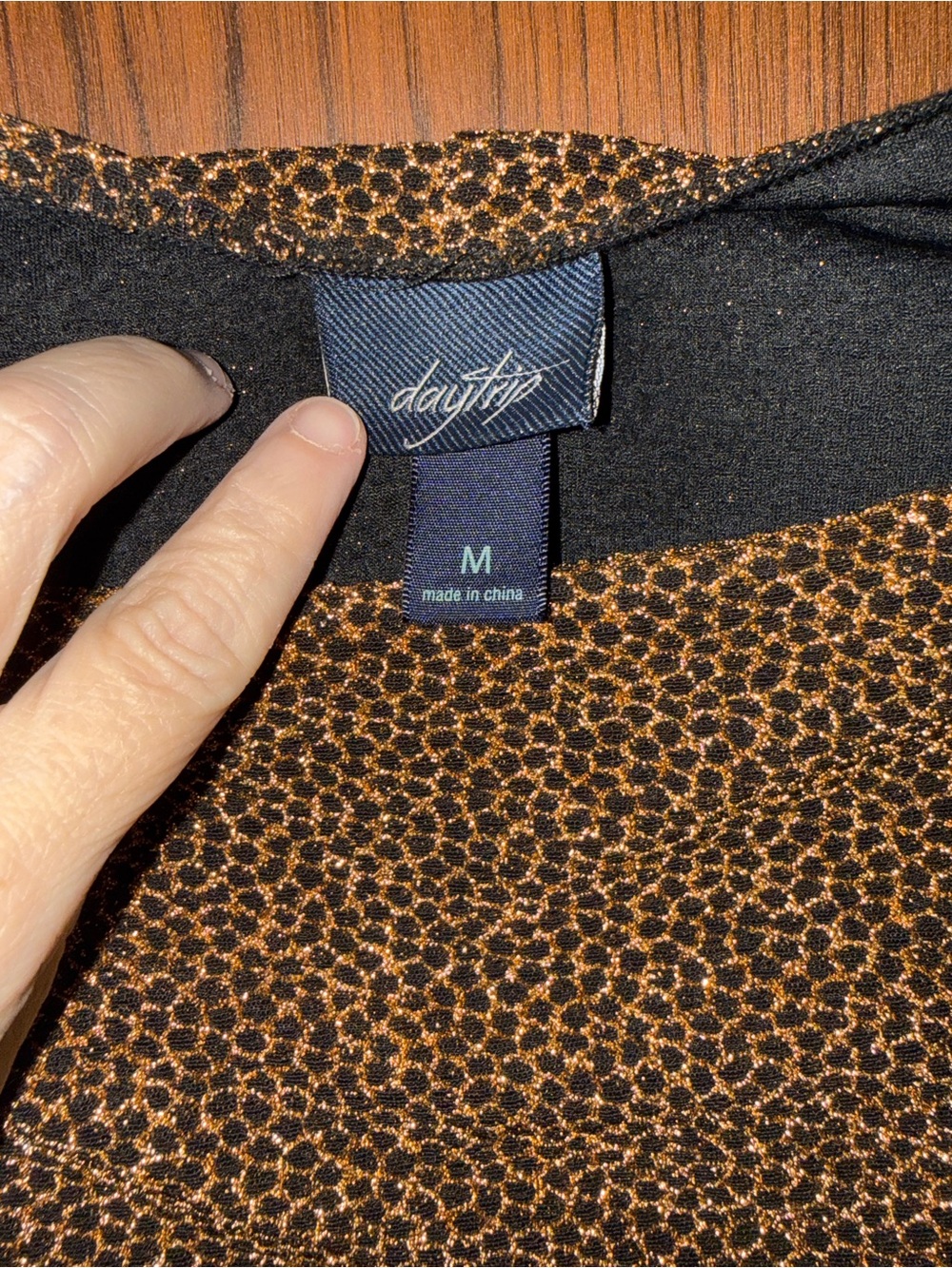 Women’s Lightweight Long-Sleeve Sweater in Brown Speckle- Daytrip - Picture 3 of 4